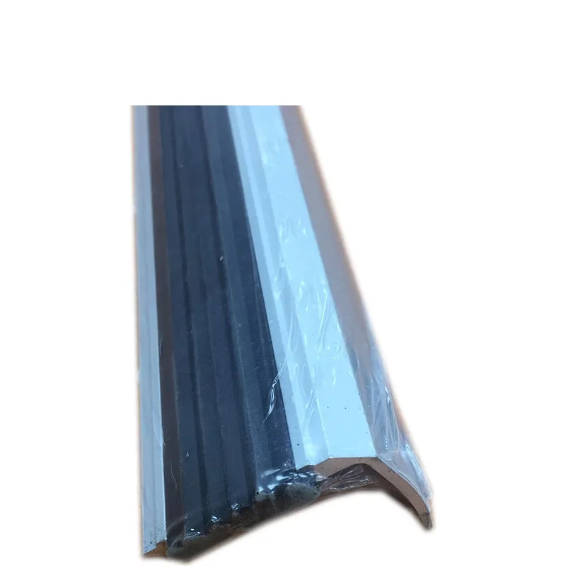 nez de marche alu argente + bande noire 113*42*33 (22322) - Accueil - Over Parquet