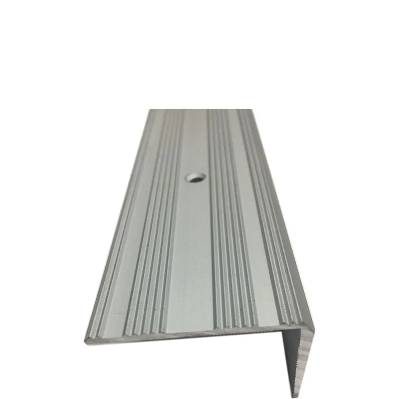 nez de marche alu argente a viser 113*42*25 (21560) - Accueil - Over Parquet