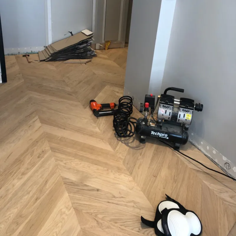 Point de Hongrie Chêne Massif Brut - Accueil - Over Parquet Point de Hongrie Chêne Massif Brut - Accueil - Over Parquet