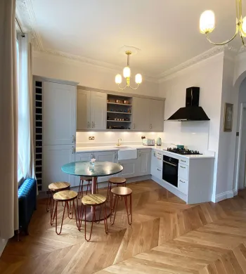 Parquet Massif Chêne Verni - Over Parquet