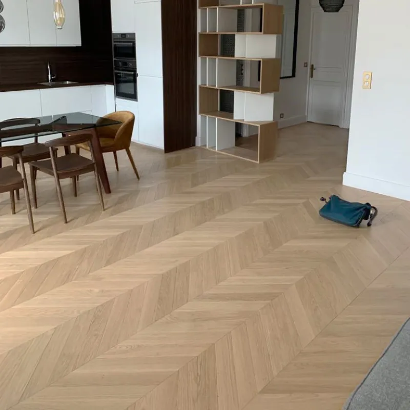 Point de Hongrie Contrecollé Chêne Verni Brossé PR bis Invisible - Point de Hongrie - Over Parquet Point de Hongrie Contrecollé Chêne Verni Brossé PR bis Invisible - Point de Hongrie - Over Parquet