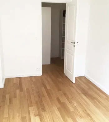 Parquet Massif Chêne Verni - Over Parquet