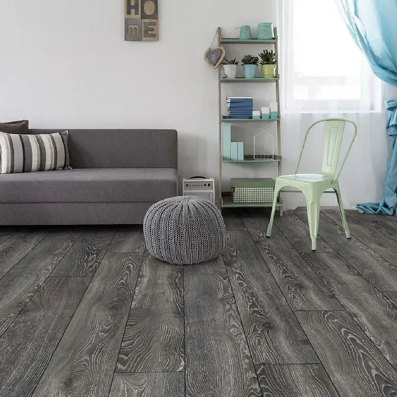 Sol Stratifié Chêne Highland Noir - Accueil - Over Parquet