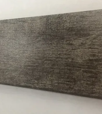 Plinthe - Over Parquet