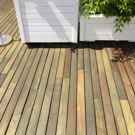 Lame de Terrasse Daisy Ipé Brut Deck Clipsable - 1 Face Lisse - 140mm x 19mm x 600mm - Lot de 13,19m² - Lots de fin de série - Over Parquet