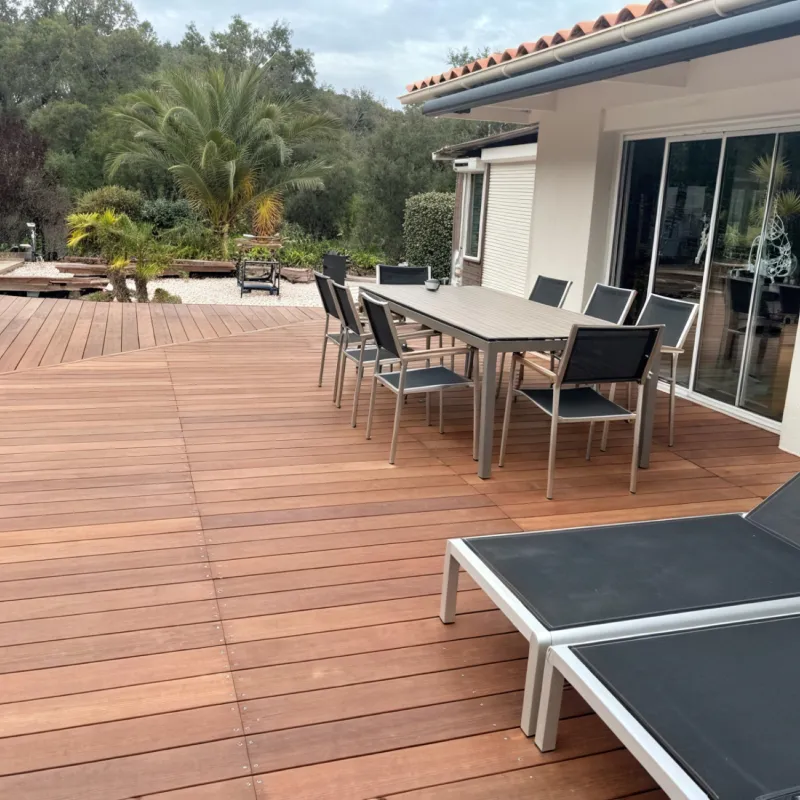 Lame de Terrasse Massaranduba Brut - 915mm - Lames de Terrasse en Bois Exotique Massif - Over Parquet Lame de Terrasse Massaranduba Brut - 915mm - Lames de Terrasse en Bois Exotique Massif - Over Parquet