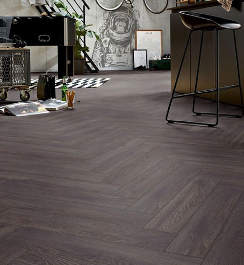 Sol Stratifié Bâton Rompu Chêne Elba Noir - Accueil - Over Parquet