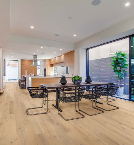 Chêne Massif Campagne Piqué Huilé Brossé Mat Invisible Crème - Accueil - Over Parquet