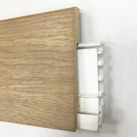 Plinthe Électrique avec Goulotte Placage Chêne Brut - Accueil - Over Parquet