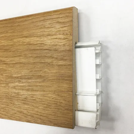 Plinthe Électrique Avec Goulotte Placage Chêne Verni - Accueil - Over Parquet
