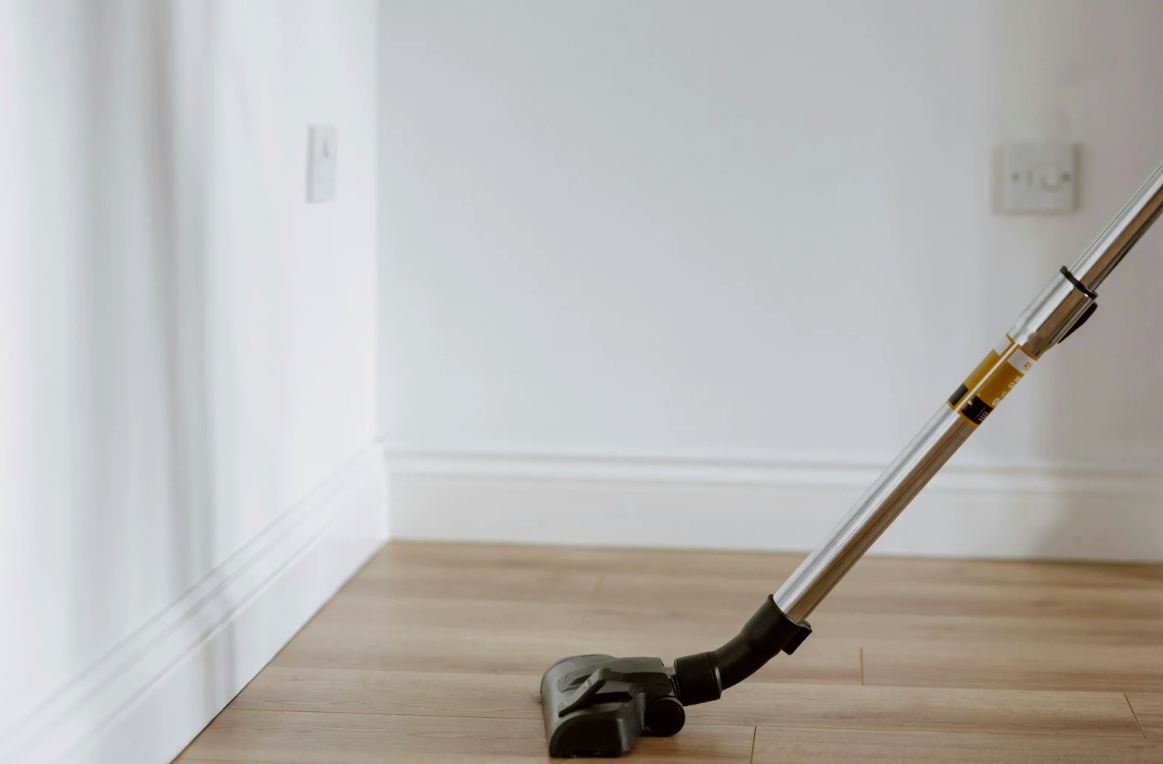 Pourquoi mon parquet grince-t-il et comment y remédier ?