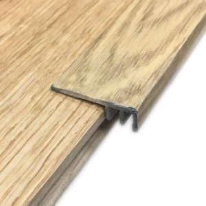 NEZ DE MARCHE ALU CHENE 30x2700x12-16mm (13542/270)