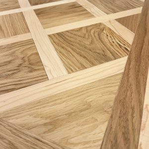 CHÊNE DALLES VERSAILLES COUR DU ROI VERNI PR BIS 1000x1000x15mm 4mm de couche d'usure Certifié FSC Mix Credit