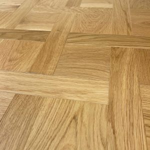 CHÊNE DALLES VERSAILLES CHANTILLY HERITAGE VERNI PR BIS 800x800x15mmx4mm de couche d'usure  Certifié FSC 100%